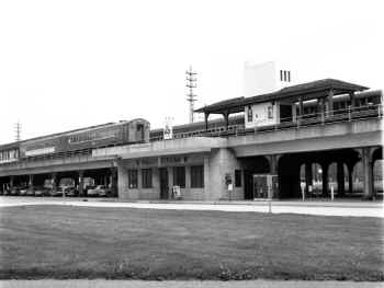 70. MU-Ladies Day-EB at Sta-Valley Stream (View NW) (Keller-Keller).jpg (76859 bytes)